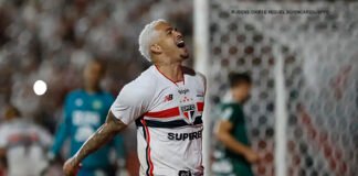 São Paulo vence Chapecoense e assume liderança isolada do Brasileiro