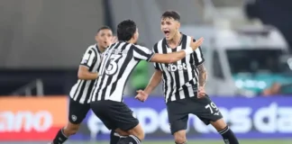 Com gol no último lance, Botafogo bate Santos na volta do Brasileirão