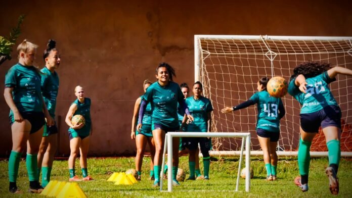 Jogadores do Pantanal em treinamento antes de confronto decisivo no Brasileirão