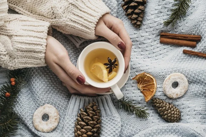 1_top-view-cup-with-tea-star-anise-66988822