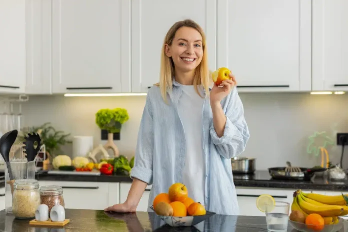 Mulher-comendo-frutas.jpg