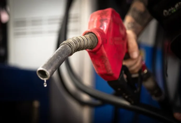 Postos-de-etanol-gasolina-e-diesel.-Combustiveis-ficarao-mais-caros-a-partir-de-1o-de-fevereiro-de-2025-Metropoles-2-scaled-1