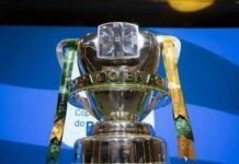 Copa do Brasil: Palmeiras x Santos e Gre-Nal nas quartas Bola de futebol em campo representando a Copa do Brasil