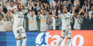 Neymar pode desfalcar Santos contra o Remo por leilão Neymar em campo com uniforme do Santos durante partida da Copa do Brasil