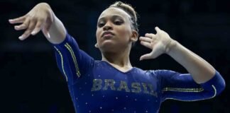 Rebeca Andrade tem a maior nota do salto em 2026 Ginasta Rebeca Andrade durante execução do salto sobre a mesa em competição