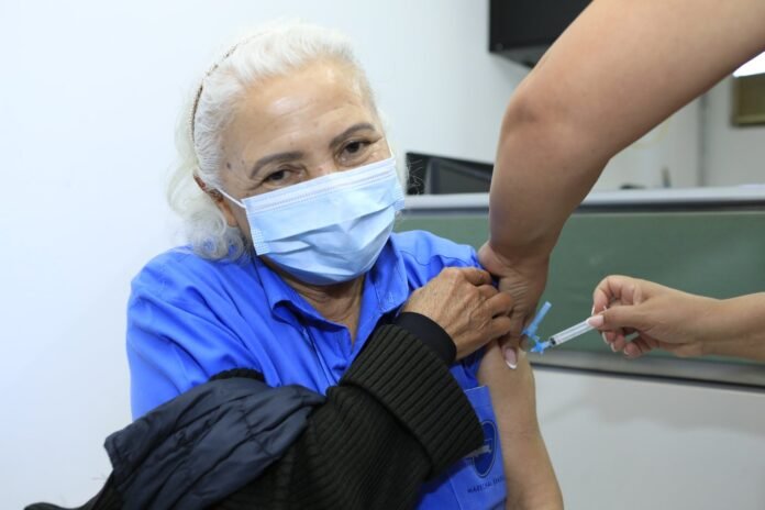 vacinacao-contra-influenza_foto_-Jhonatan-Cantarelle_Agencia-Saude-DF-3-1