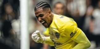 Santos desperdiça vantagem, cai nos pênaltis para o Atlético-MG e está fora da Sul-Americana Santos desperdiça vantagem, cai nos pênaltis para o Atlético-MG e está fora da Sul-Americana