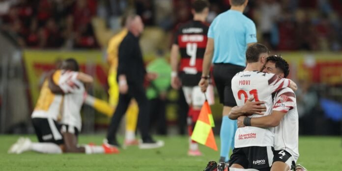 Estudiantes elimina o Flamengo nos pênaltis no Maracanã e encara o Palmeiras na final da Libertadores