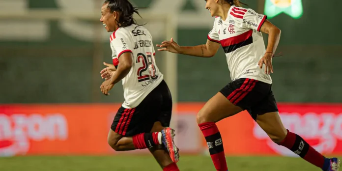 Flamengo vence o Fluminense por 3 a 1 e é o último classificado às semifinais da Copa do Brasil Feminina Flamengo vence o Fluminense por 3 a 1 e é o último classificado às semifinais da Copa do Brasil Feminina