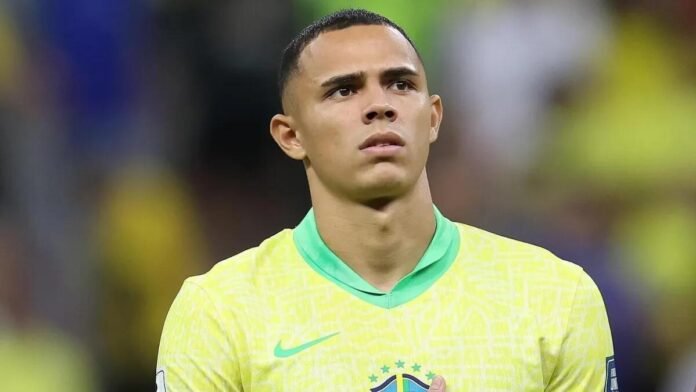Lateral Vanderson, do Monaco, é chamado por Ancelotti no lugar de Wesley, lesionado