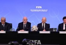 Infantino pede desculpas ao Conselho da Fifa, mas Inglaterra e Alemanha seguem contra sua permanência