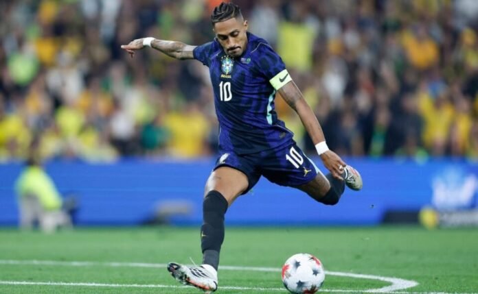 Raphinha é cortado da Seleção e não viaja para amistoso contra a Índia