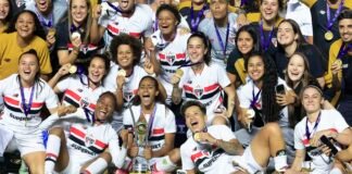 São Paulo empata com o Corinthians no Morumbis e é campeão brasileiro feminino pela primeira vez