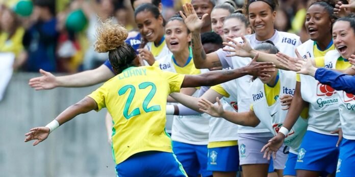 selfem-agenciabrasil Seleção feminina vence a Argentina por 3 a 1 na estreia no Beira-Rio, palco da Copa de 2027