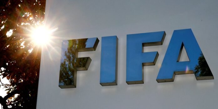 vega-agenciabrasil Ex-zagueiro do Tottenham Ramon Vega anuncia candidatura contra Infantino na eleição da Fifa